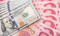 泡泡玛特宣布重大人事调整！机构看空情绪升温 股价跌超40%